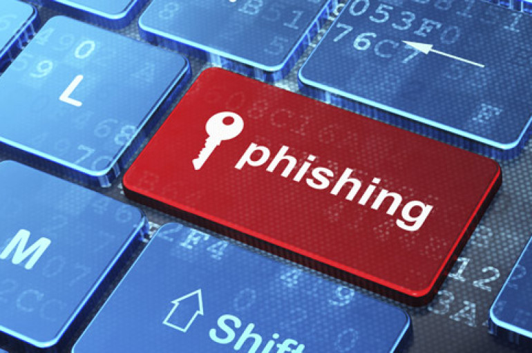 Hackers compromising checkout process on retail sites, redirecting shoppers to phishing page