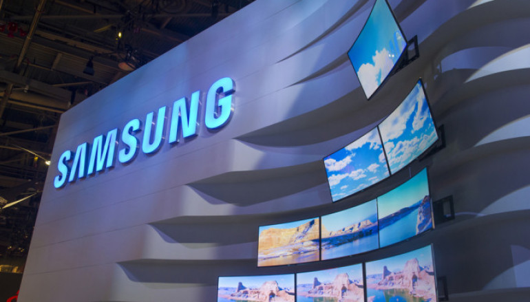 Samsung Investigates Claims of Spontaneous Texting of Images to Contacts